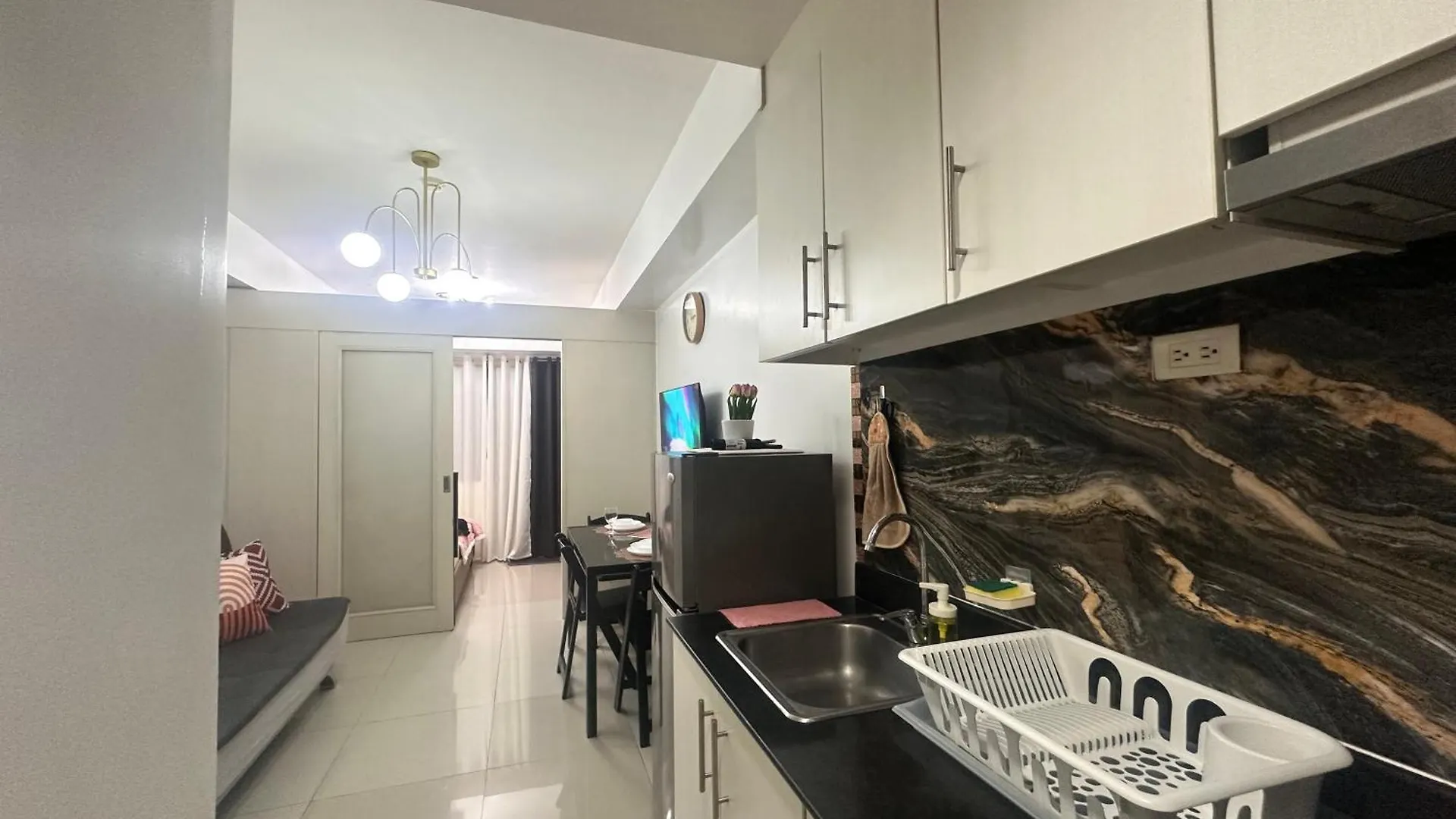 1Bedroom With Balcony Facing Moa Manila