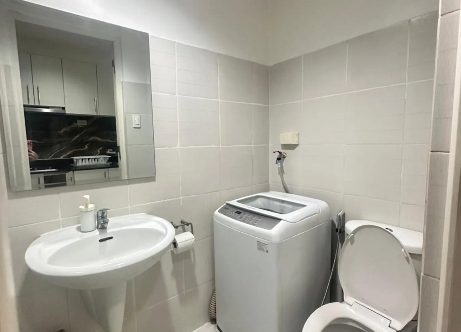 1Bedroom With Balcony Facing Moa Manila 0*,